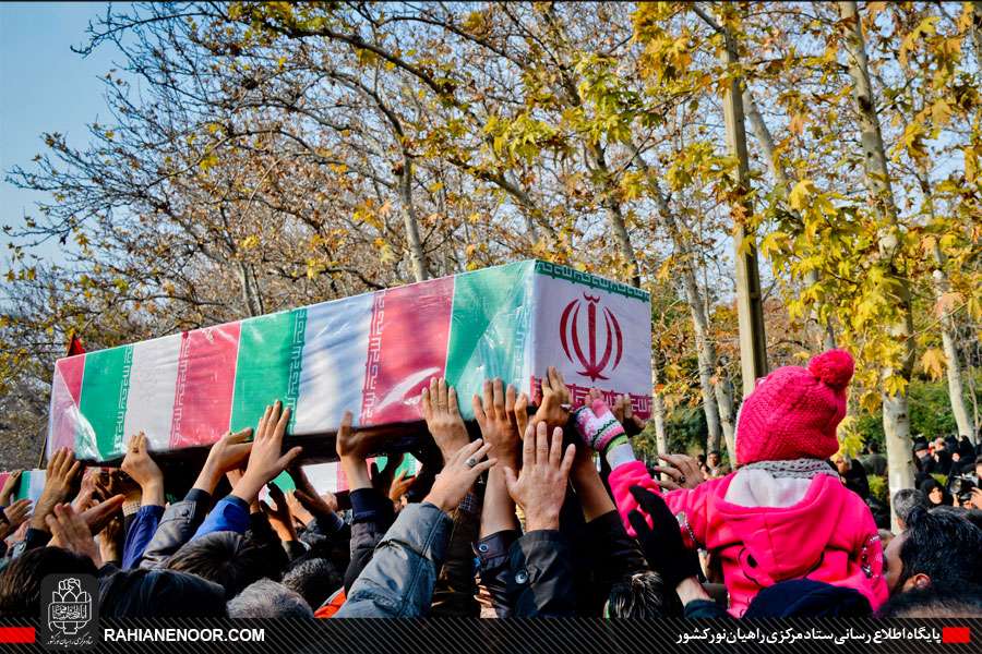 تشییع و تدفین 8 شهید گمنام در بوستان فدک تهران