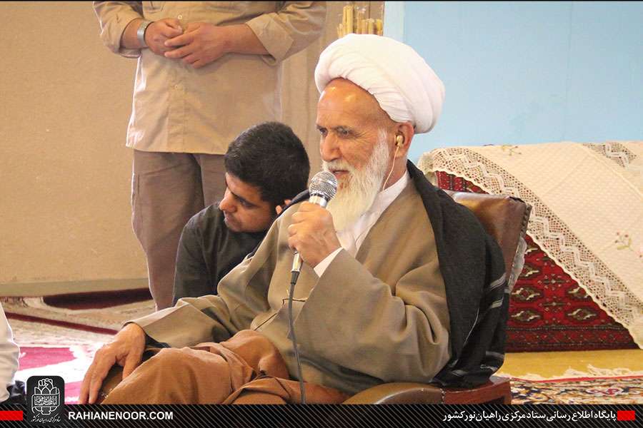 بازدید آیت الله حائری شیرازی در قرارگاه مشترک راهیان نور جنوب کشور