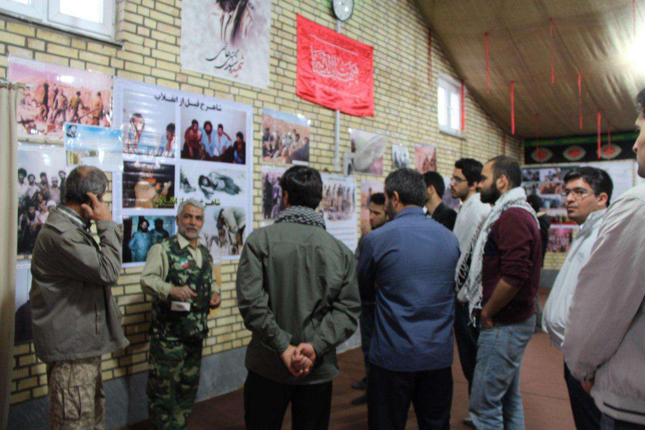 بازدید دانشجویان نخبه تهرانی از یادمان شهدای دشت ذوالفقای