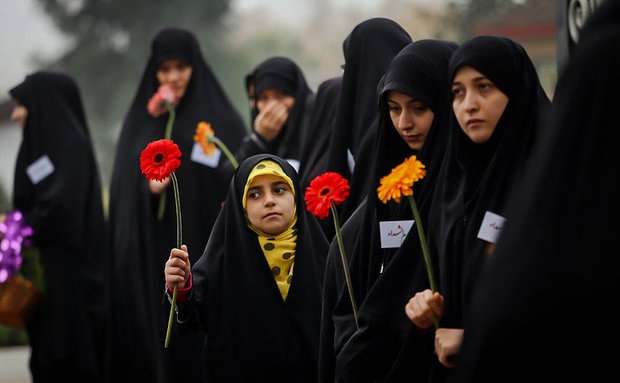 اعزام دختران بسیجی مراغه به یادمان های دفاع مقدس شمال غرب کشور