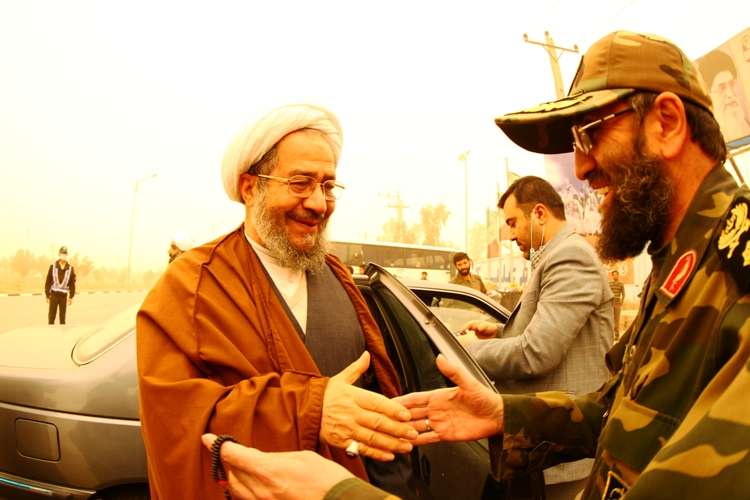 زیارت و اقامه نماز آیت الله مقتدایی در معراج شهدا پادگان شهید محمود وند اهواز