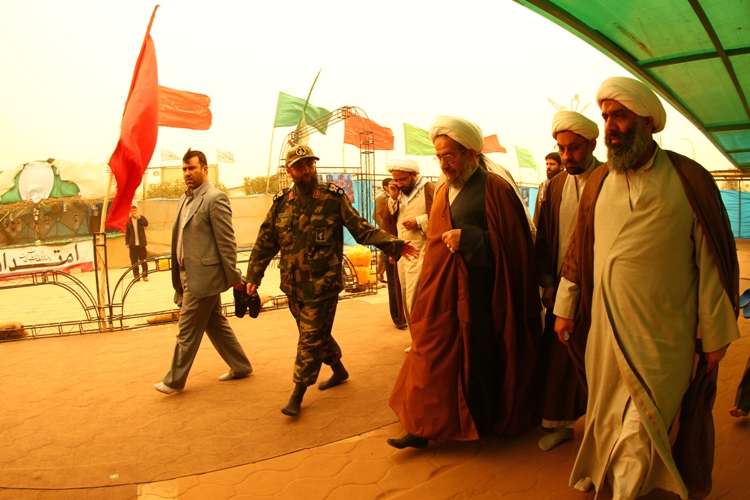 زیارت و اقامه نماز آیت الله مقتدایی در معراج شهدا پادگان شهید محمود وند اهواز