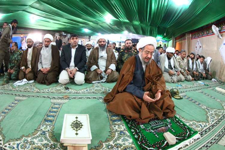 زیارت و اقامه نماز آیت الله مقتدایی در معراج شهدا پادگان شهید محمود وند اهواز