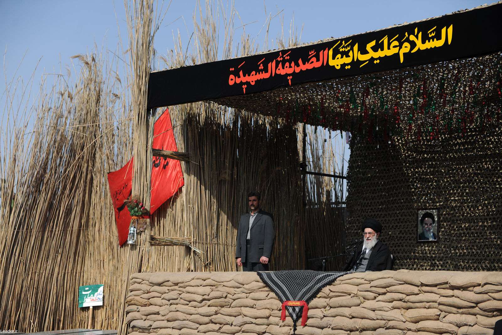 حضور حضرت آیت الله خامنه ای در یادمان شهدای شرق کارون