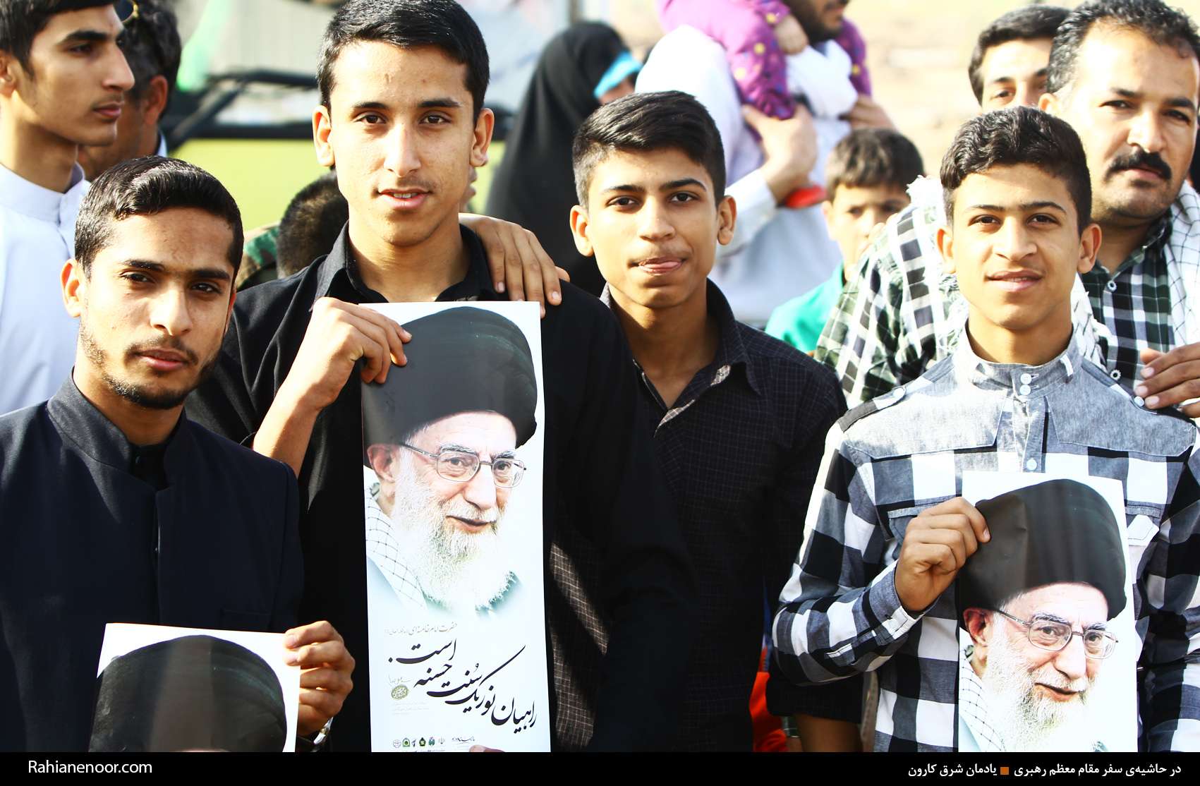 حاشیه حضور رهبر فرزانه انقلاب در یادمان شرق کارون