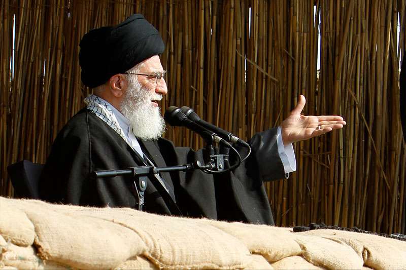 گزارش تصویری/ حضور امام خامنه ای در یادمان شهدای شرق کارون