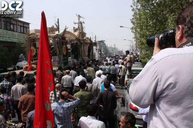 تشییع باشکوه غواصان شهید در گرمای 50 درجه دزفول