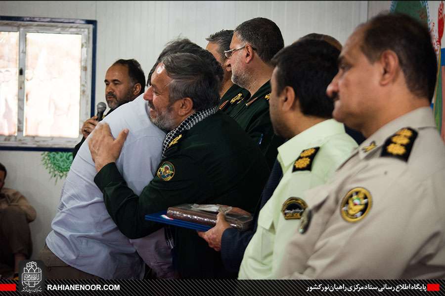 همایش تجلیل از مسئولین یادمان‌های راهیان‌نور و خادمین شهدا