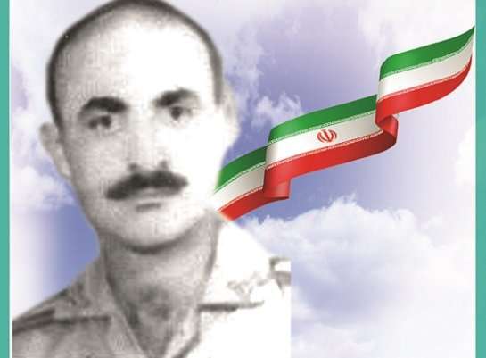 نجاری که برای مقابله با گروهک های ضد انقلاب سلاح به دست گرفت