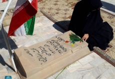 جای ترکش هنوزم روی صورتش رخ نشان می دهد