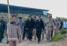 بازدید جمعی از فرماندهان نظامی و مسئولین از یادمان شهید حسن باقری  